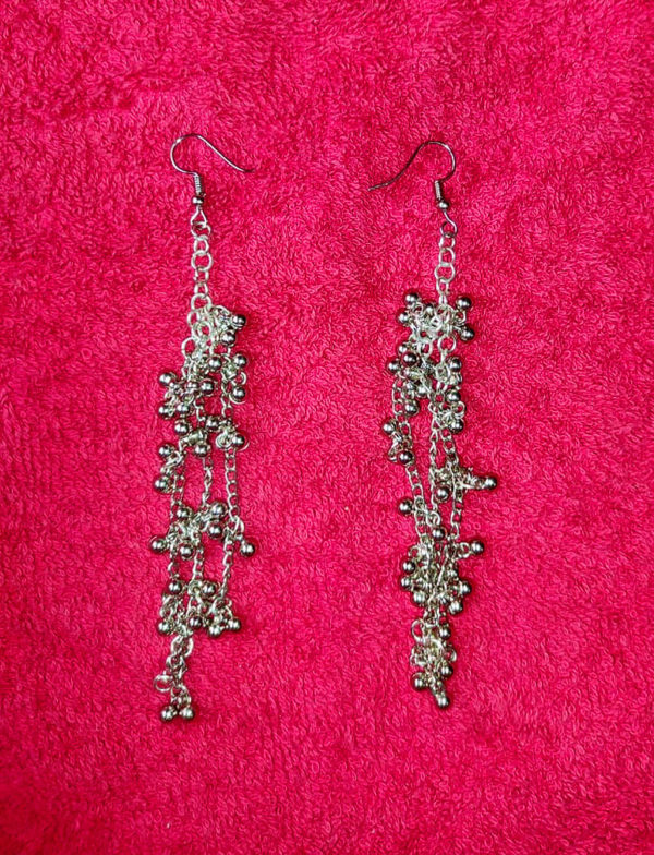The Dangling Earrings