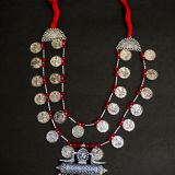 The Emblem of Elegance – Set of Earrings and Neckpiece