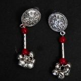 The Emblem of Elegance – Set of Earrings and Neckpiece
