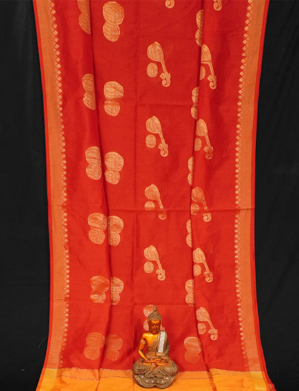 Enticing Sindoor Red and Golden Yellow Cotton Silk Handloom Saree - Image 2