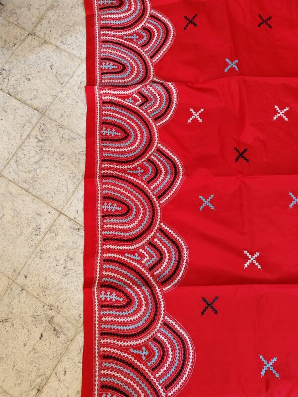 Santiniketan Handloom Red Arch Style Kantha Stitch Saree - Image 3